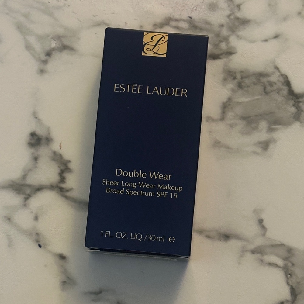 Estée Lauder Double Wear Foundation  Sheer 1N2 Ecru SPF 19